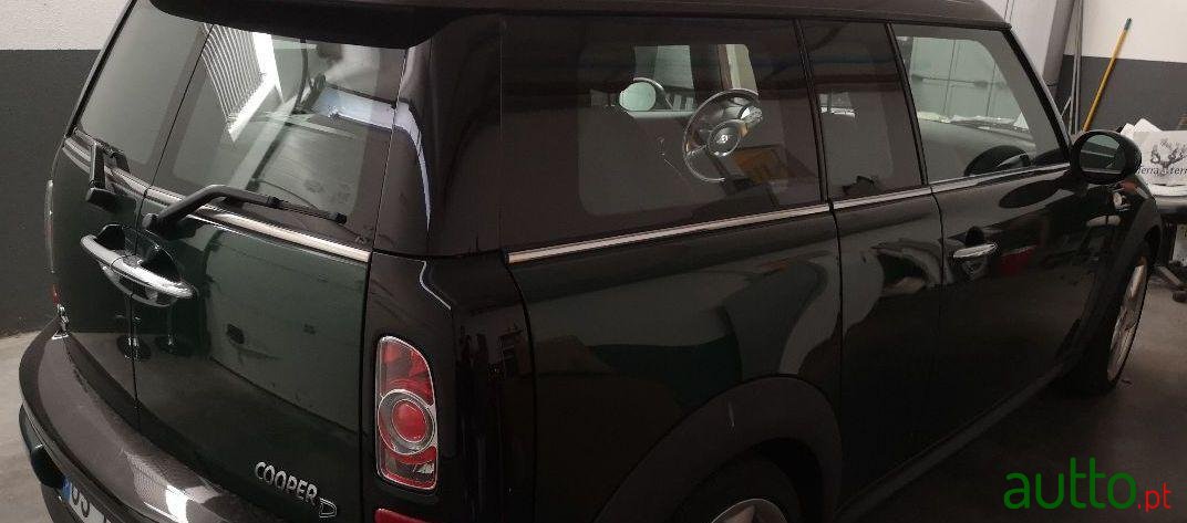 2011' MINI Clubman Cooper D photo #1