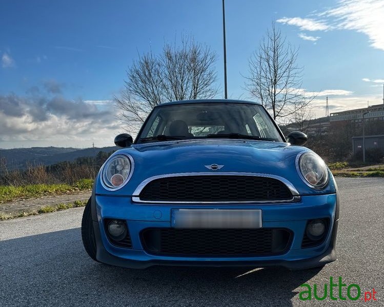 2012' MINI One 3 Portas photo #6