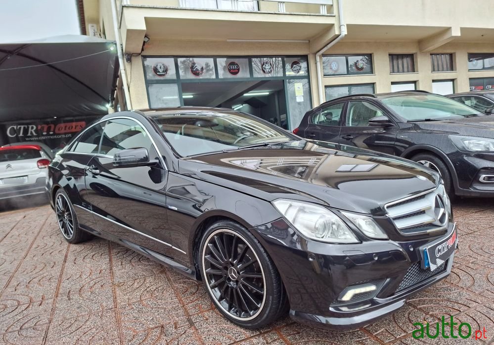 2009' Mercedes-Benz Classe E photo #4