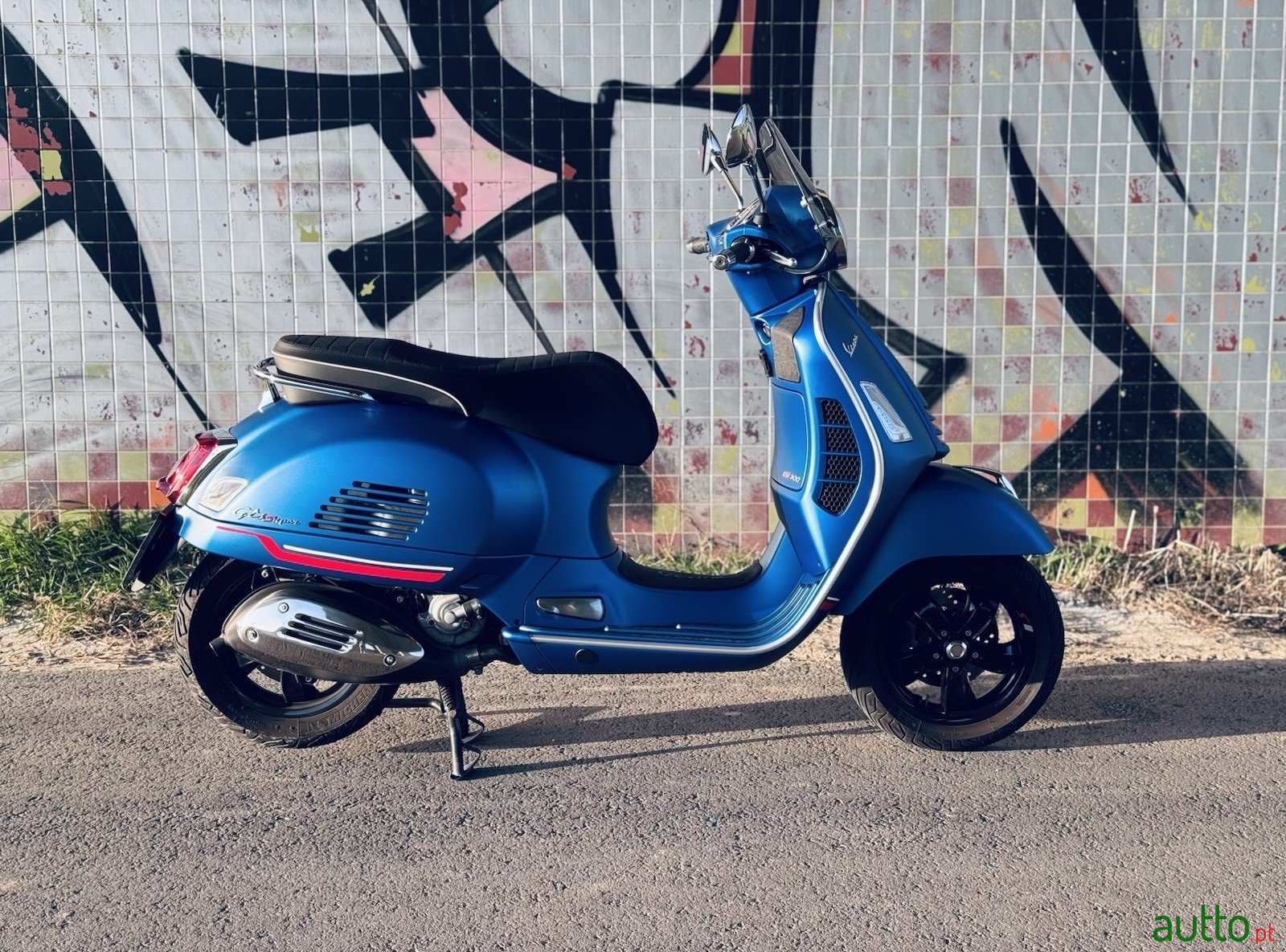 2022' Vespa 300 Gts Hpe photo #2