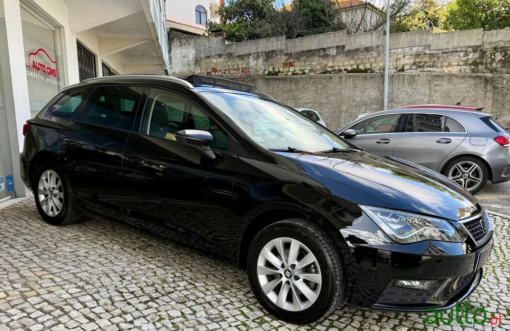 2019' SEAT Leon St photo #3