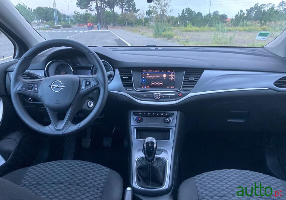 2019' Opel Astra photo #6