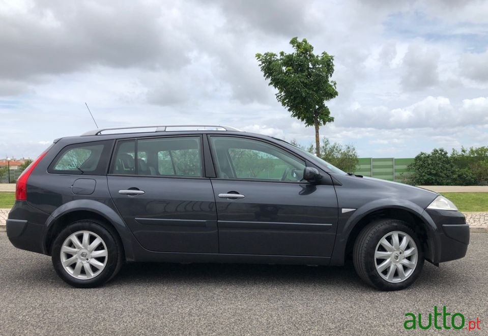 2007' Renault Megane Break photo #2