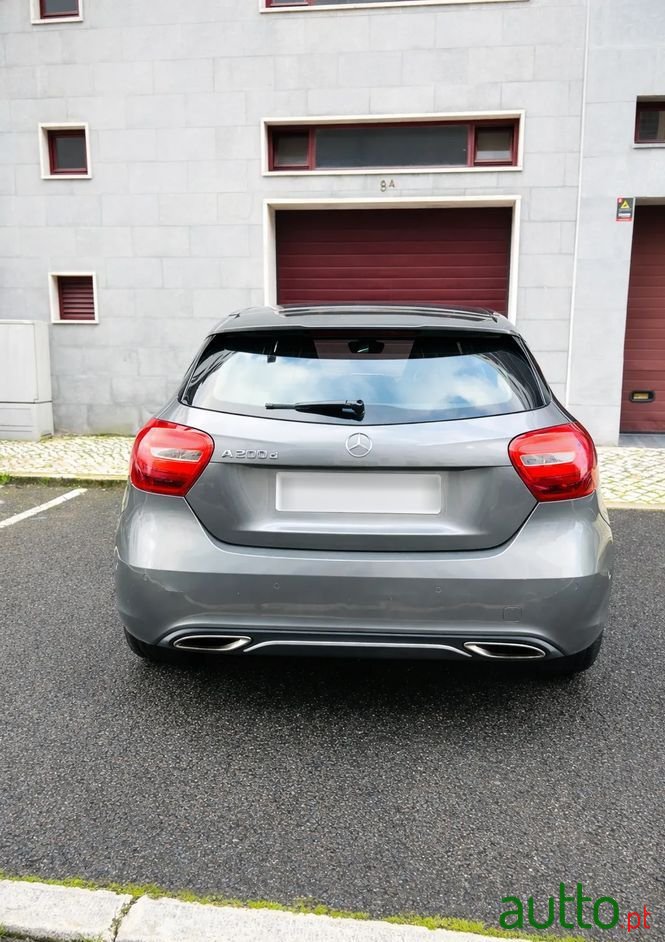 2016' Mercedes-Benz Classe A photo #2