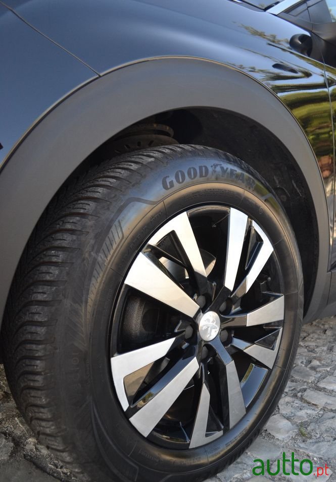 2018' Peugeot 3008 photo #4