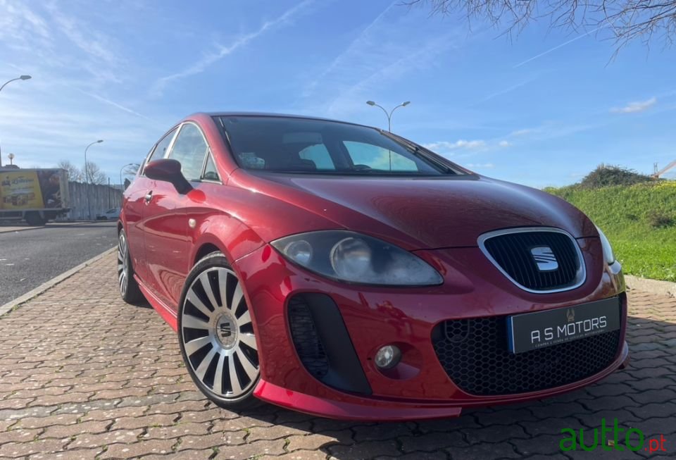 2008' SEAT Leon photo #1