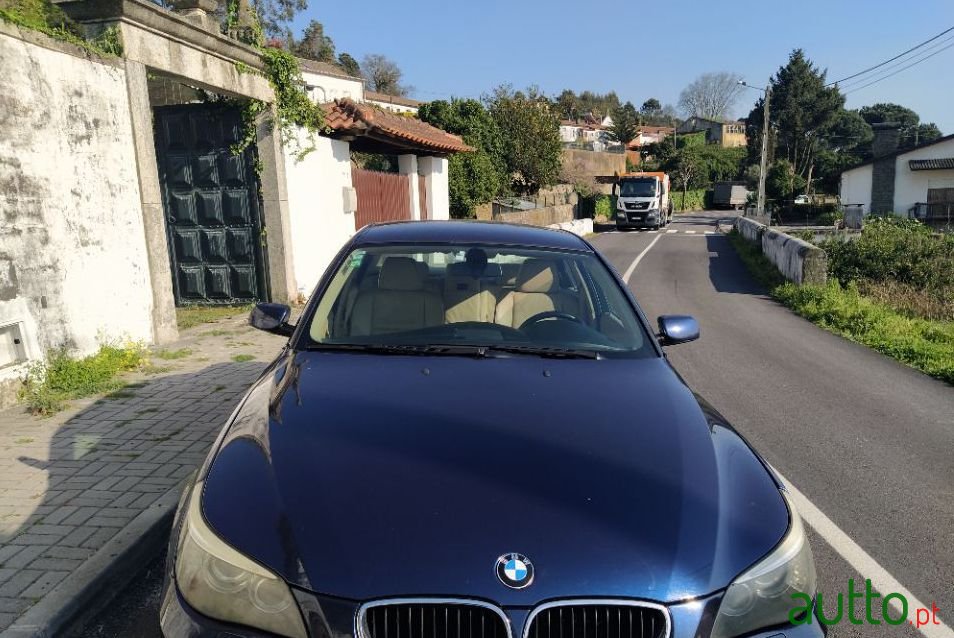 2007' BMW 520 Sport photo #3