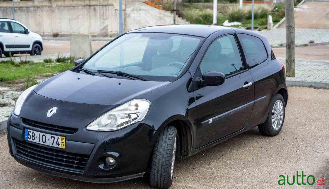 2009' Renault Clio photo #4