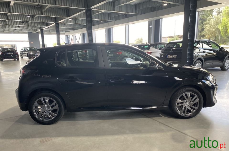 2021' Peugeot 208 photo #5