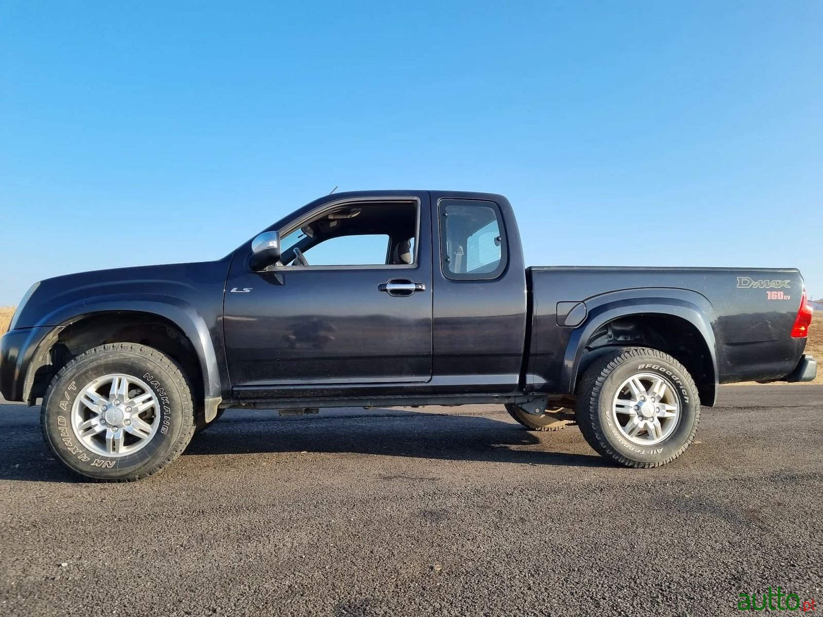 2012' Isuzu D-Max photo #2