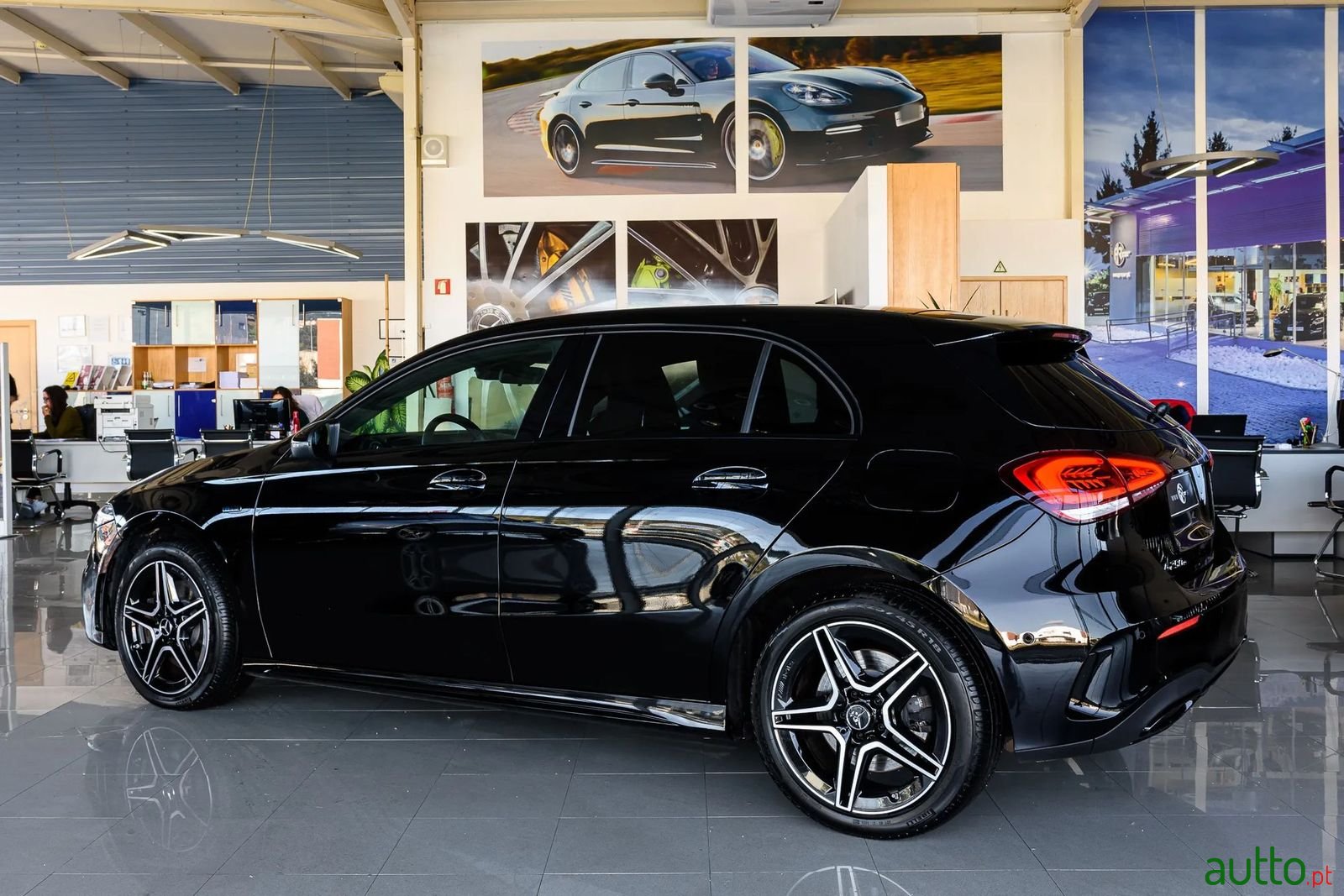 2020' Mercedes-Benz A-250 photo #2