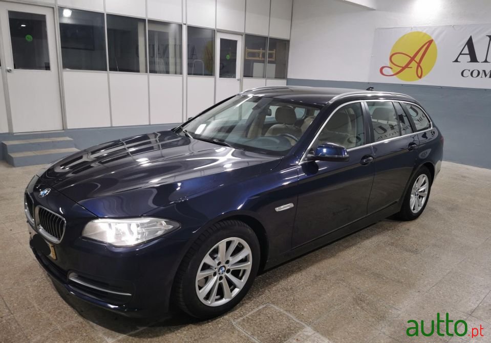 2015' BMW 520 photo #1