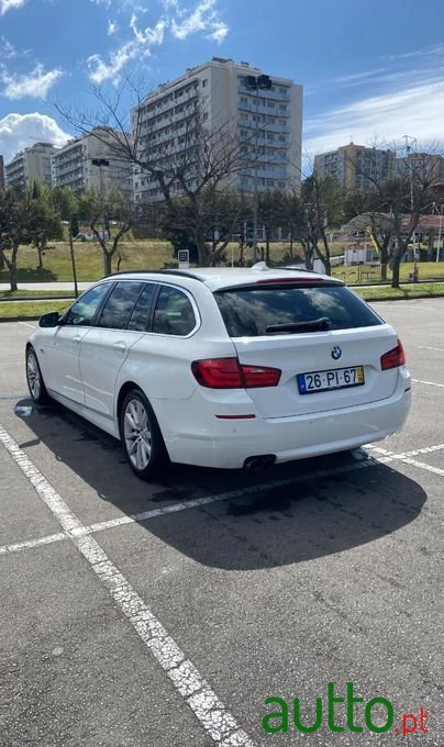 2011' BMW 520 photo #2