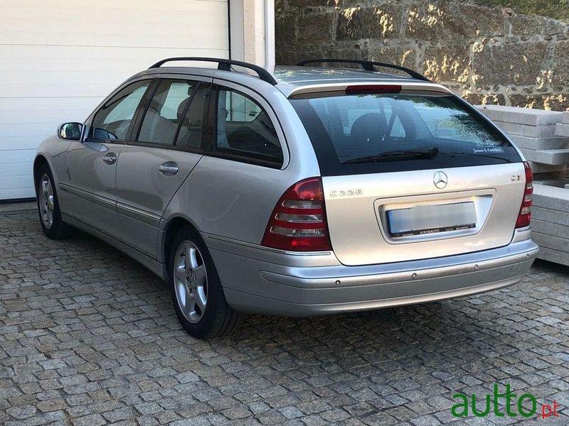 2004' Mercedes-Benz C 220 photo #1