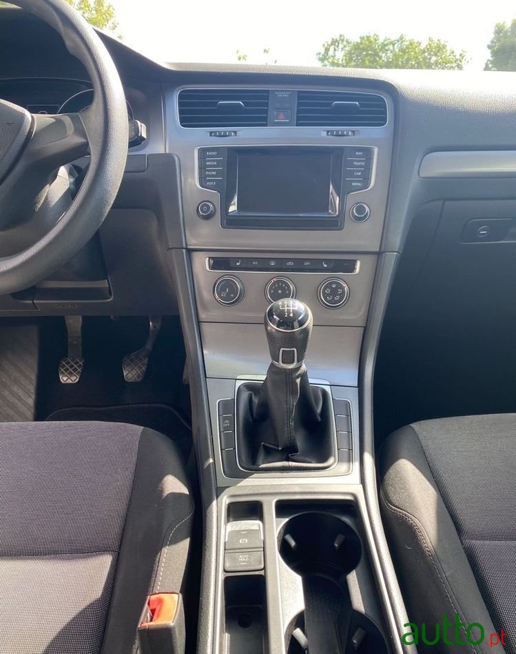 2014' Volkswagen Golf photo #5