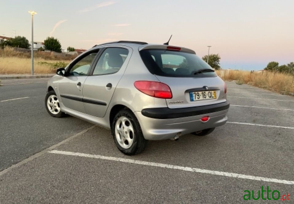 2000' Peugeot 206 photo #3