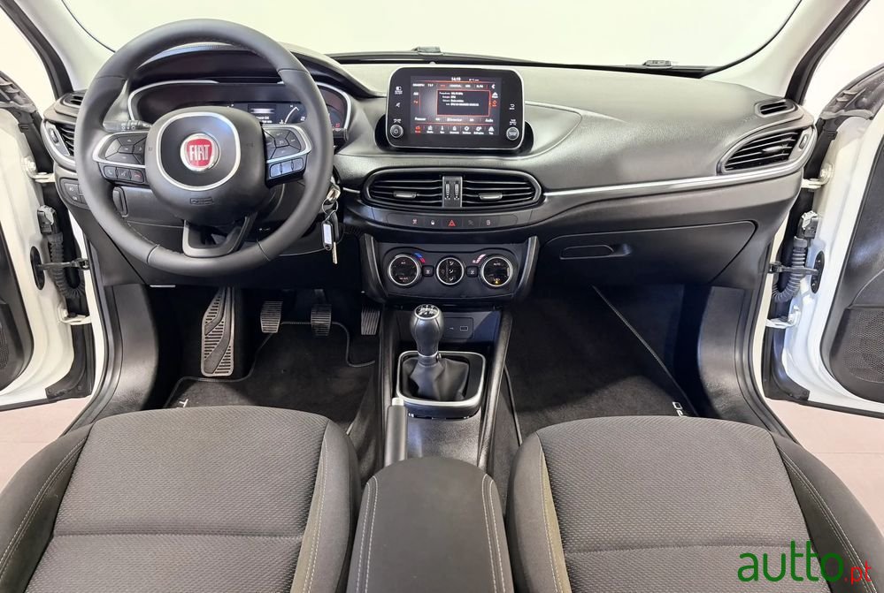 2019' Fiat Tipo 1.3 M-Jet Lounge photo #5