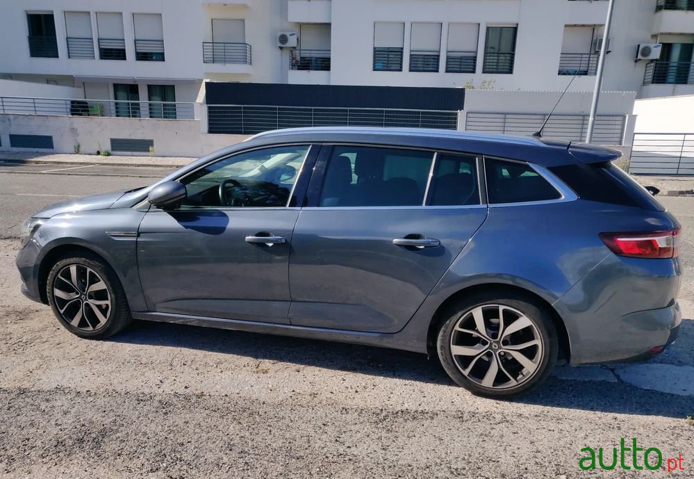 2016' Renault Megane Sport Tourer photo #5