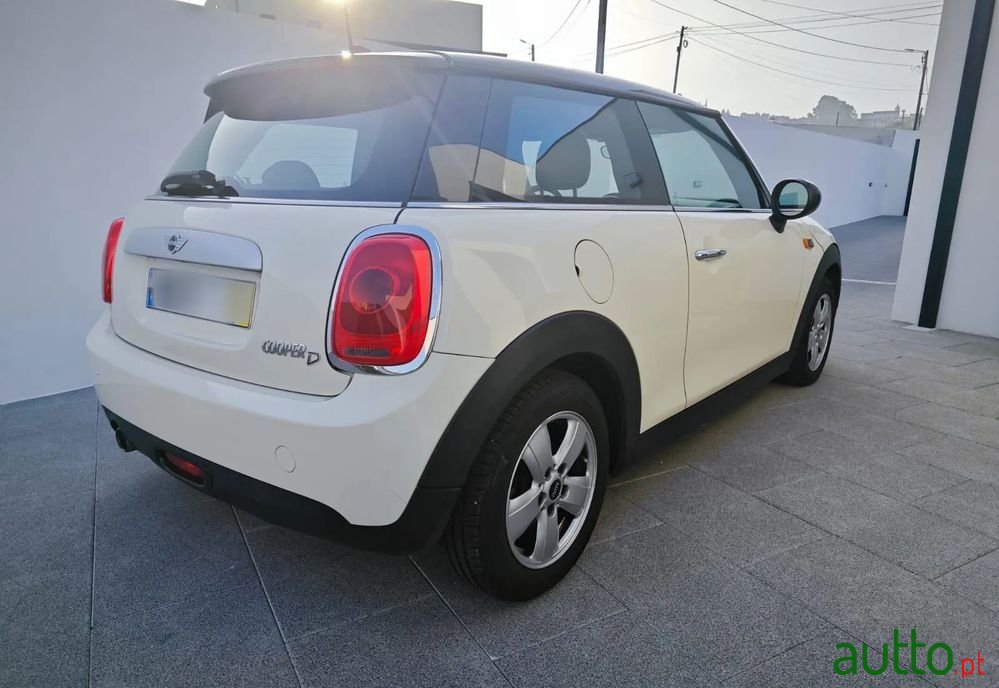 2015' MINI Cooper D 3 Portas photo #3