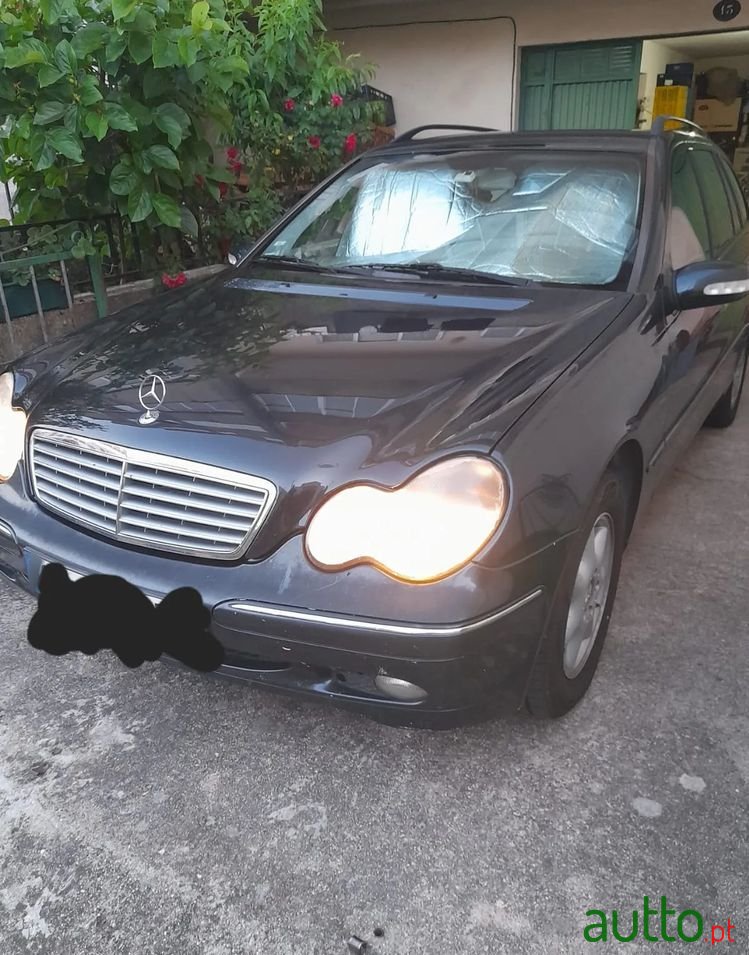 2002' Mercedes-Benz 220 photo #4