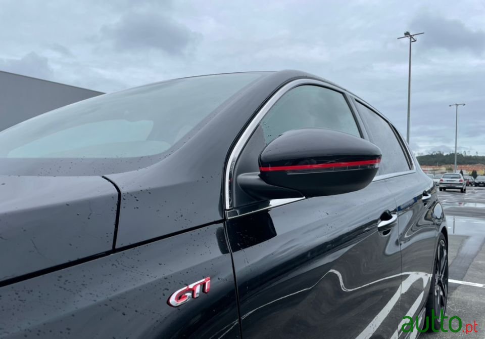 2015' Peugeot 308 photo #3