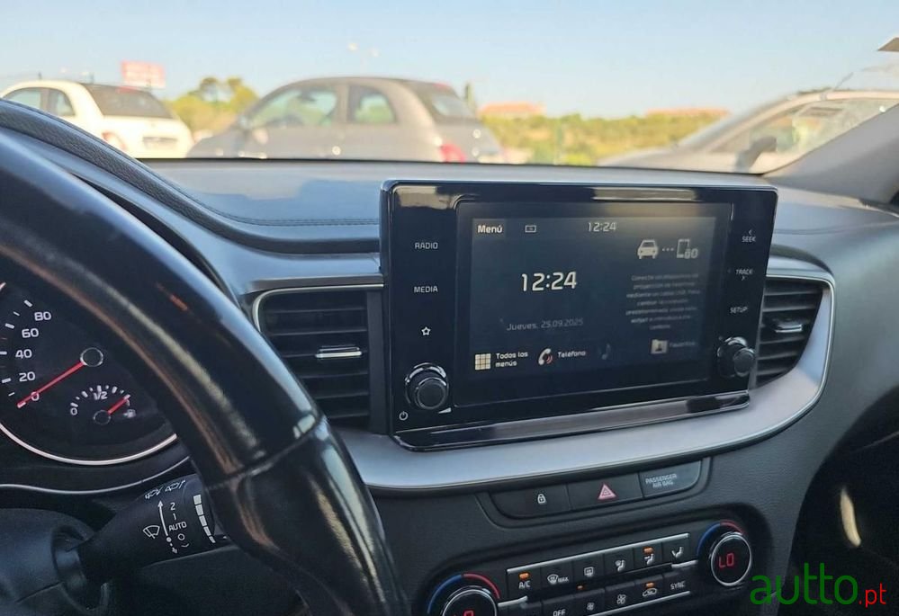 2023' Kia Ceed 1.0 T-Gdi Urban photo #5