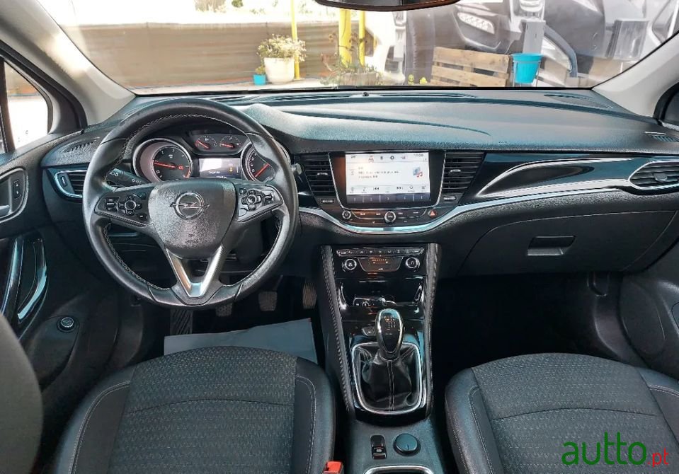 2017' Opel Astra Sports Tourer photo #4
