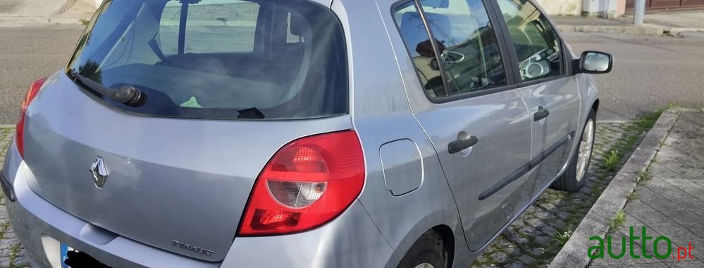 2005' Renault Clio photo #4