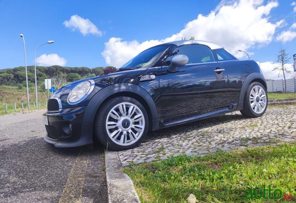 2011' MINI Coupe photo #4