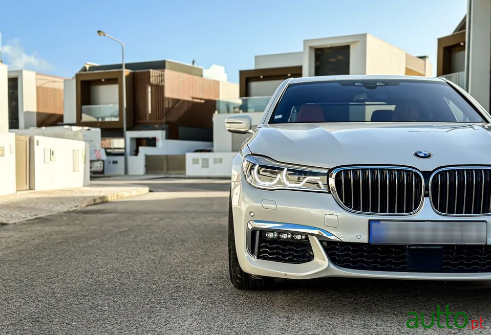 2016' BMW 730 photo #3