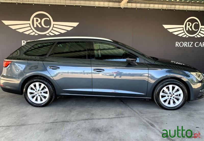 2019' SEAT Leon St photo #3