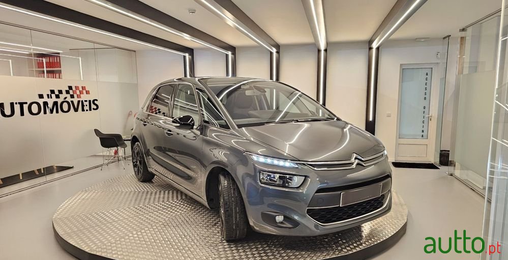 2014' Citroen C4 Picasso photo #5