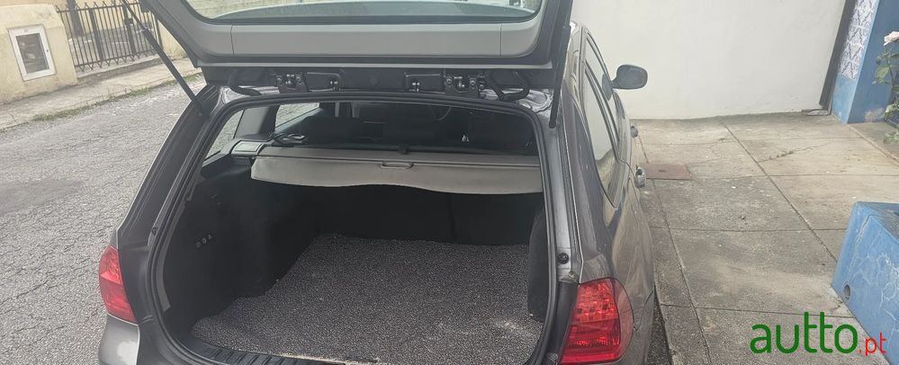 2009' BMW 318 D Touring photo #5