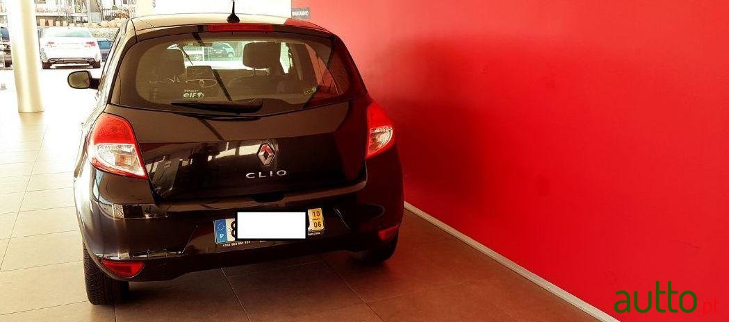 2010' Renault Clio Renault Clio Dynamic 1.5 Dci photo #1