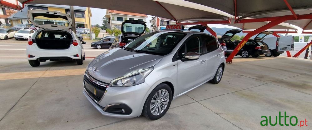 2016' Peugeot 208 photo #1