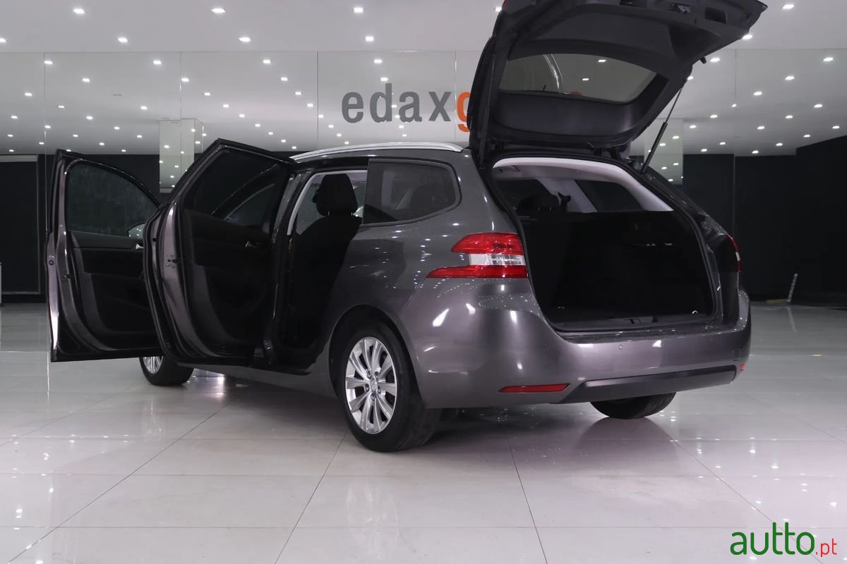 2019' Peugeot 308 Sw photo #5