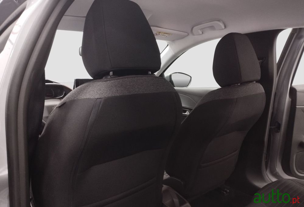 2020' Peugeot 208 photo #6