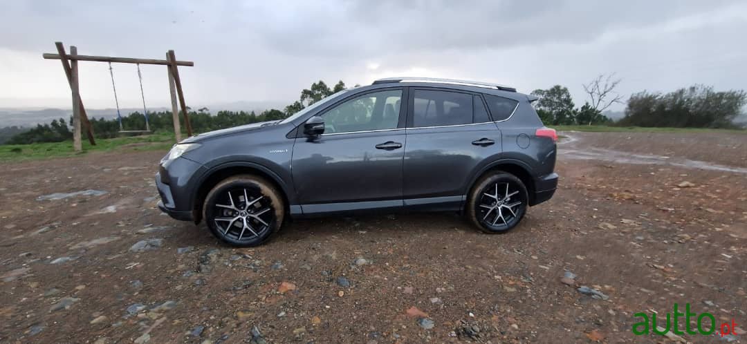 2017' Toyota RAV4 photo #4