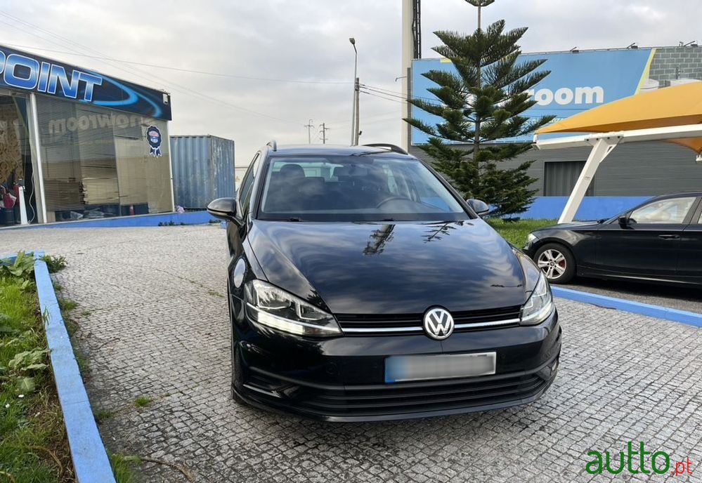 2018' Volkswagen Golf Variant photo #4