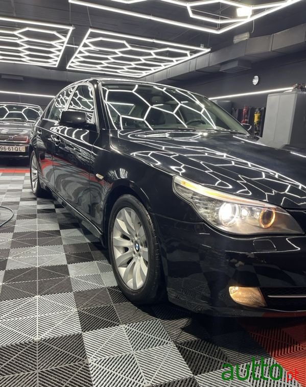 2008' BMW 535 photo #2