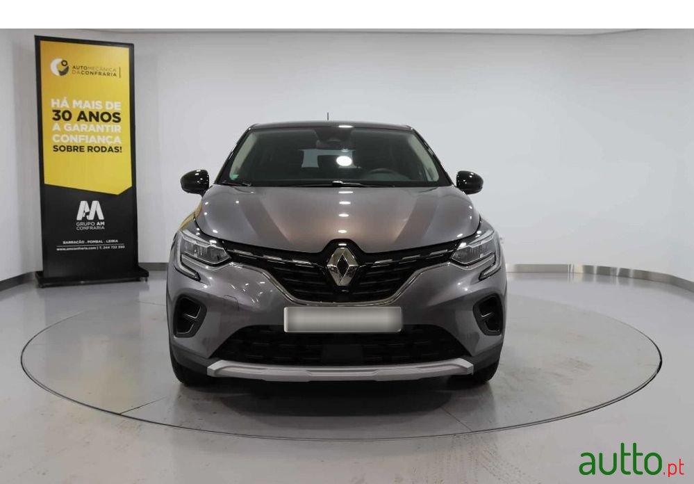 2022' Renault Captur photo #2