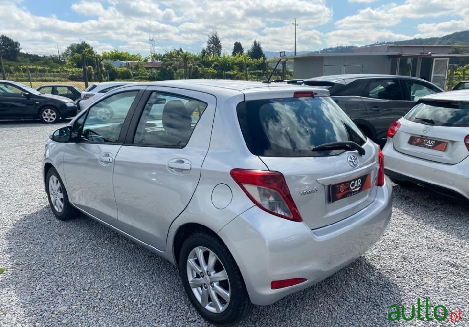 2014' Toyota Yaris photo #4