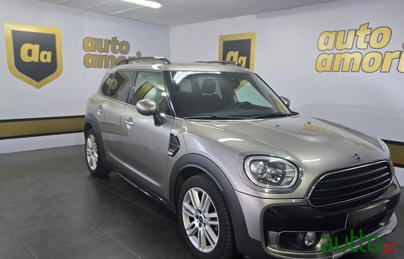 2019' MINI Countryman One D Auto photo #1