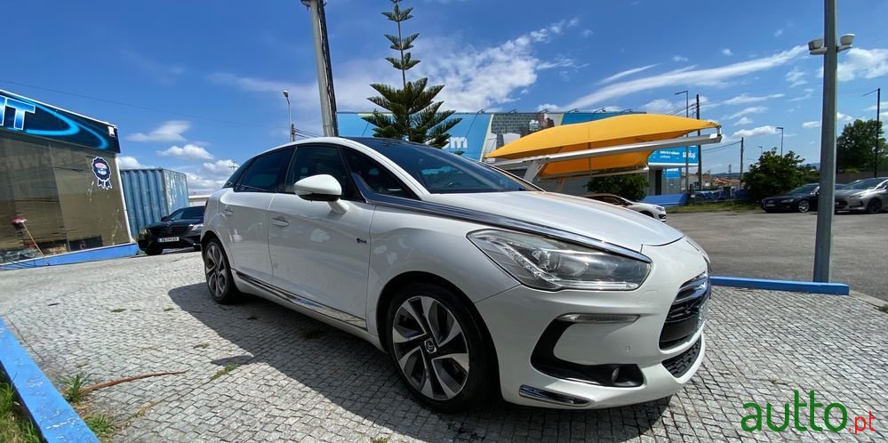 2013' Citroen DS5 photo #5