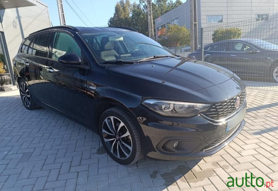 2017' Fiat Tipo Station Wagon photo #6