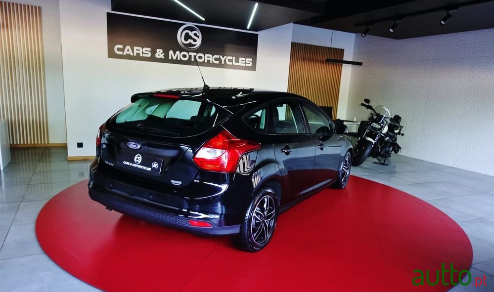 2014' Ford Focus 1.6 Tdci Titanium photo #5