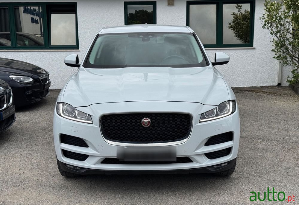 2016' Jaguar F-Pace 2.0 I4D Pure photo #2