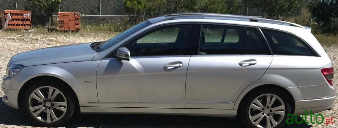 2009' Mercedes-Benz C-220 photo #2