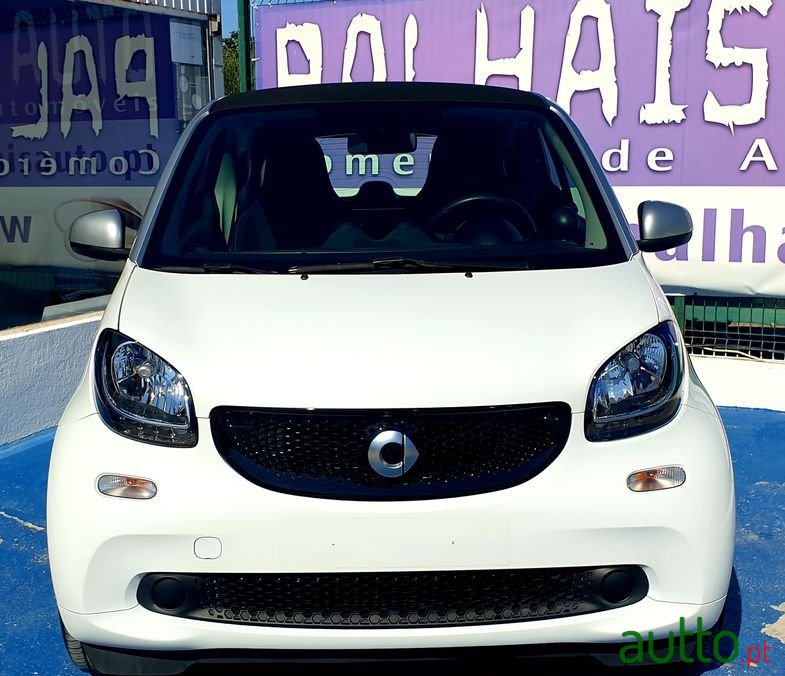 2018' Smart Fortwo photo #2