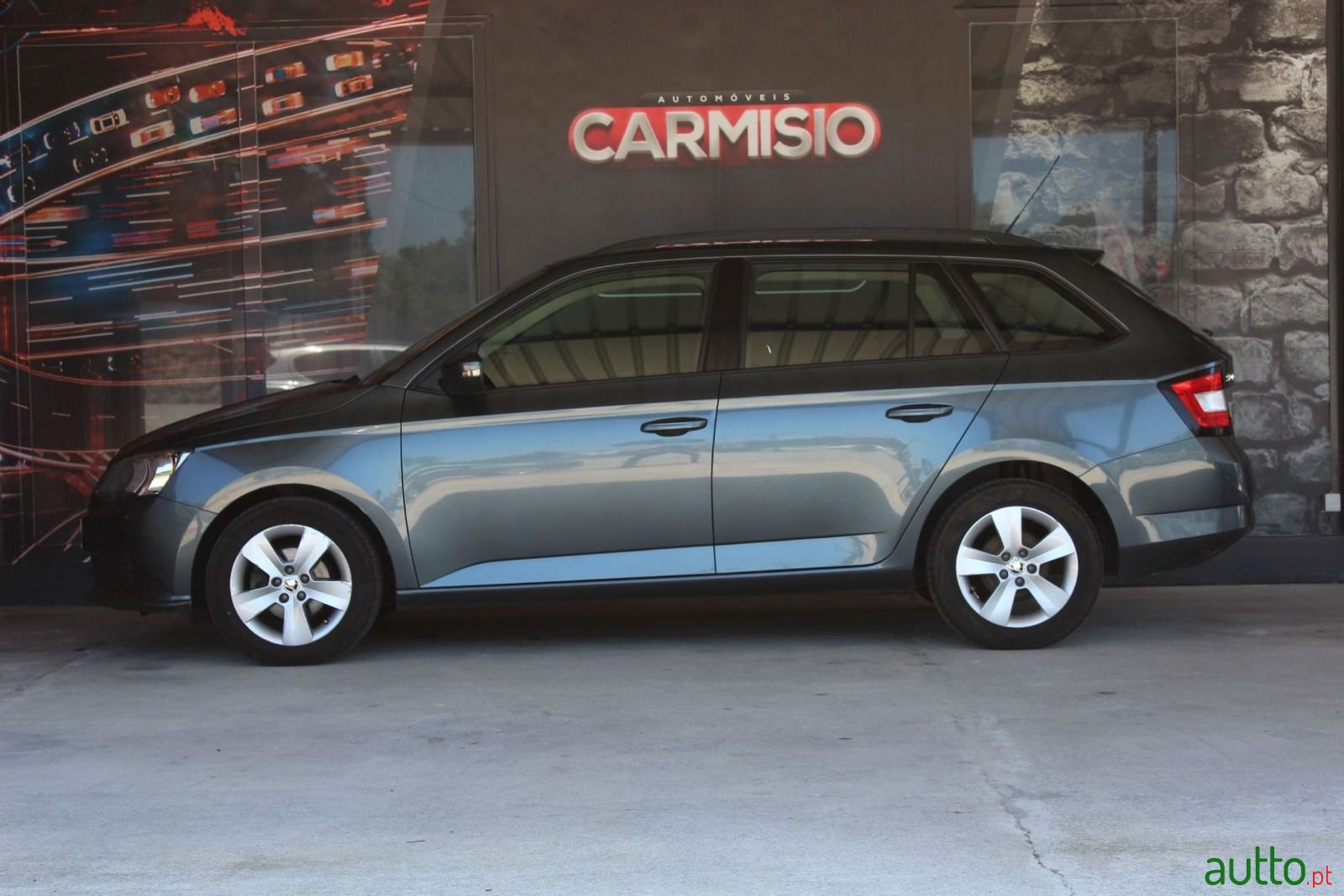 2017' Skoda Fabia Break photo #6